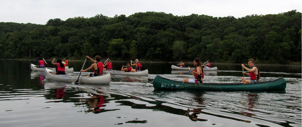 Students participate in a canoe across Little Grassy Lake.